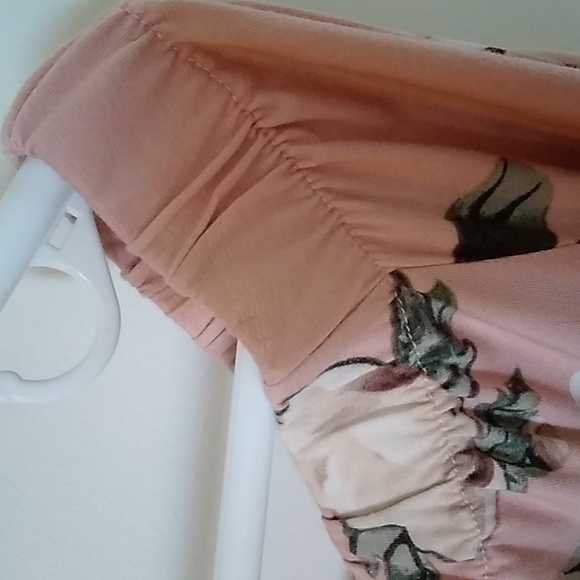 Off the Shoulders Summer Top - Picture 3 of 4